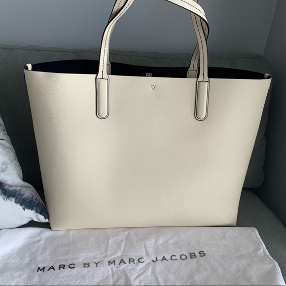 SOLD Marc by Marc Jacobs Tote - Picture 2 of 10